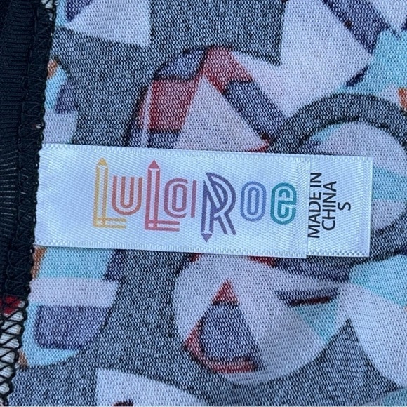 NEW LULAROE SMALL TOP BLACK COLORFUL FLORAL PRINT - Picture 9 of 12